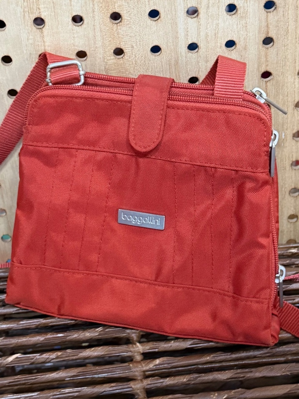 Baggallini Roundabout Crossbody Bag Paprika Red Built In Wallet